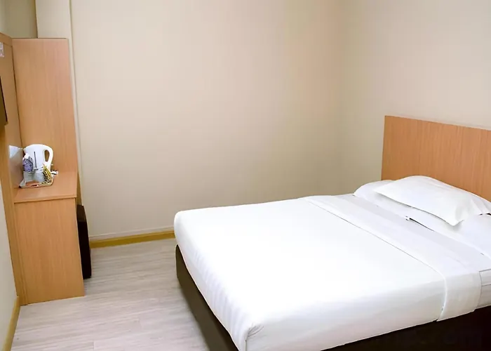 Capital O 89344 Labuan Avenue Hotel