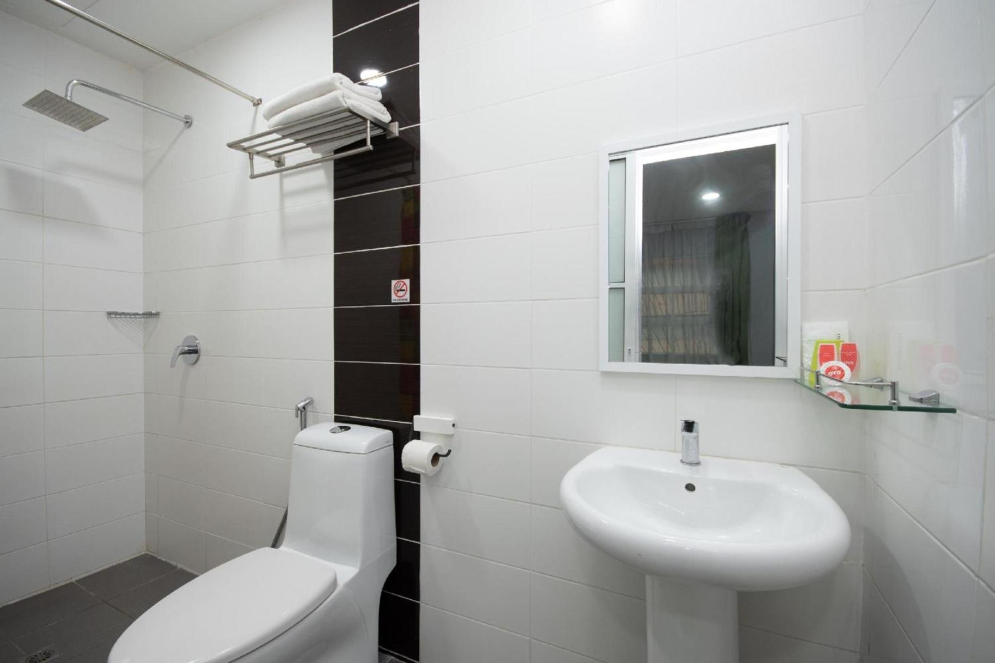 Hotel Capital O 89344 Avenue Labuan