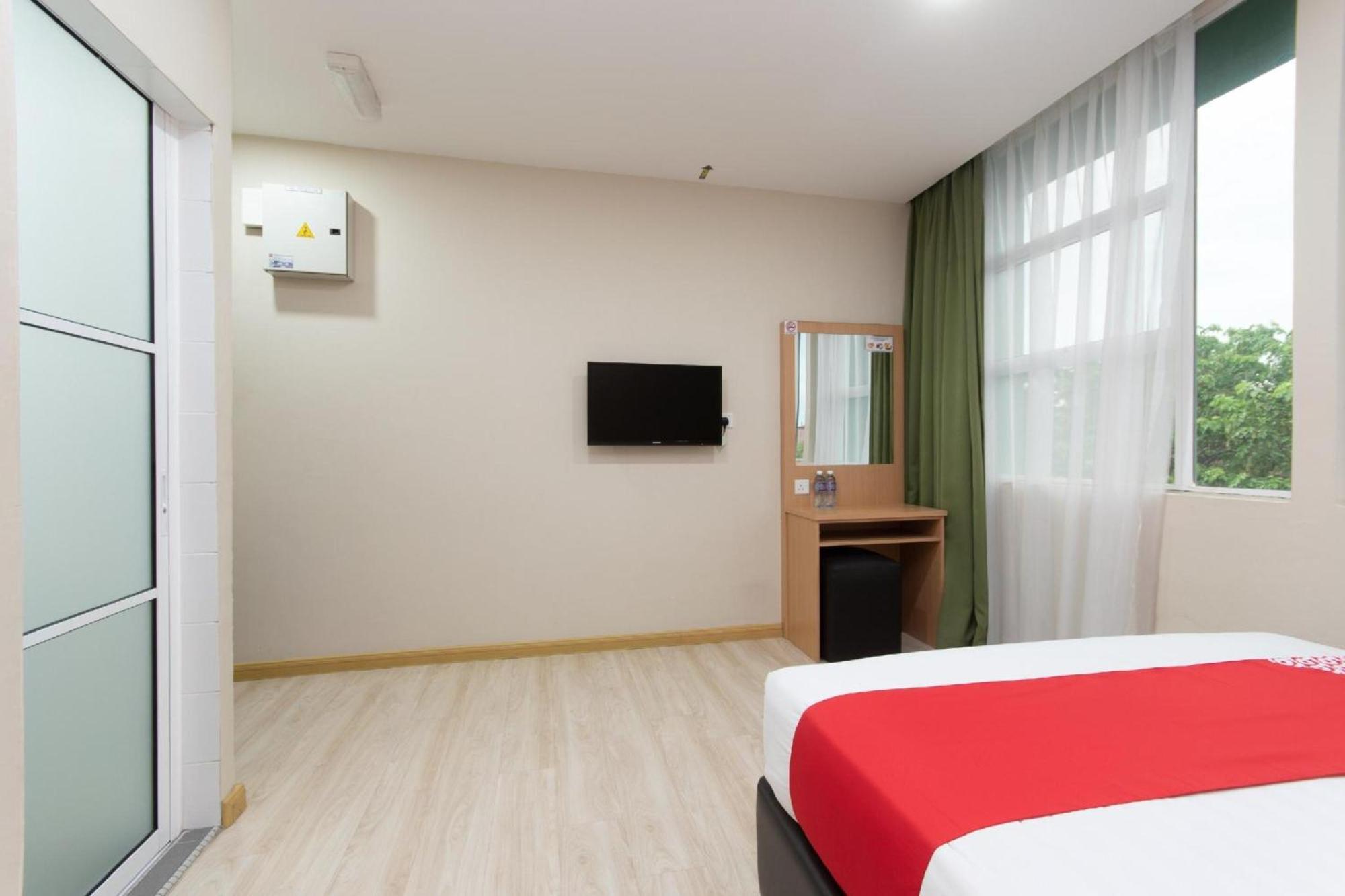 Capital O 89344 Avenue Hotel 3*